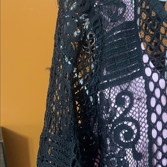 Nicole Miller Black Lace Top with Pink Underlay – Size L (Regular) - Picture 7 of 16